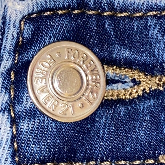 Forever 21 Size 29 Distressed Denim Jean Shorts - Picture 7 of 9